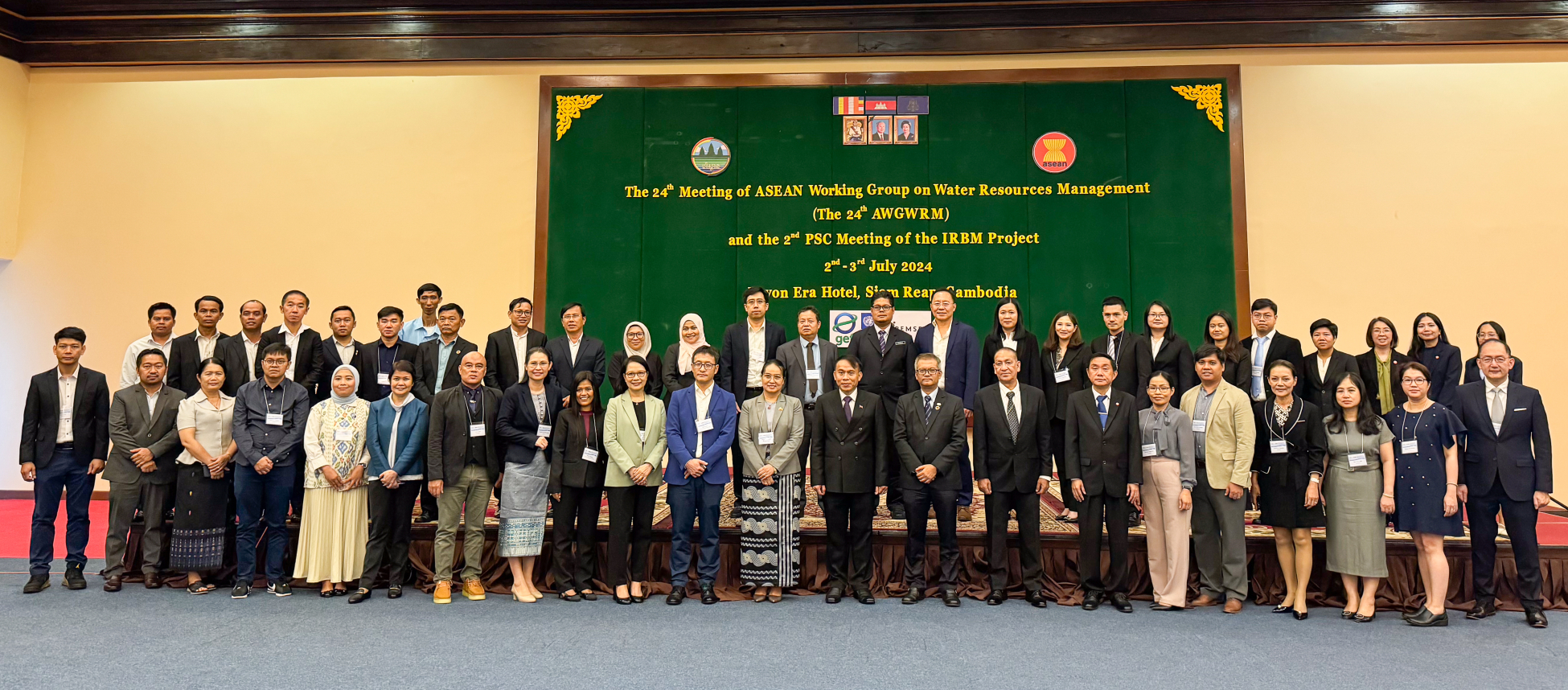 mobile version group shot